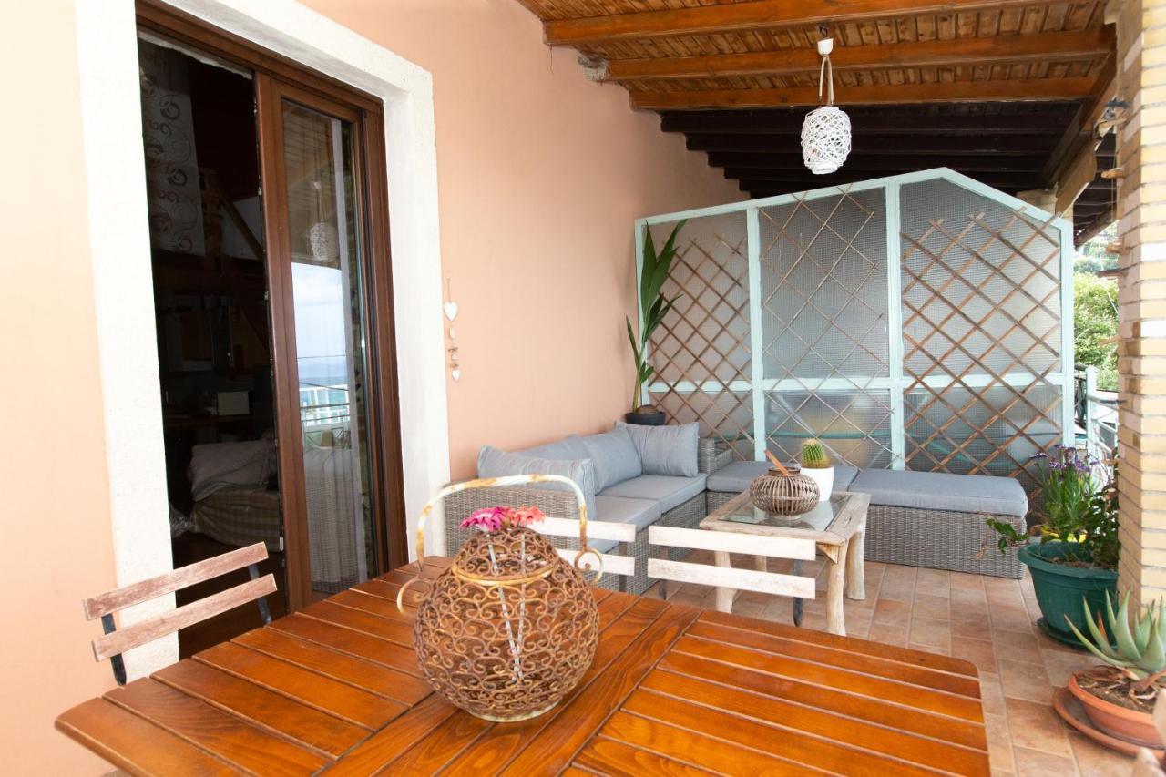 Seaview Stone Apartment In Ipsos Beach Dış mekan fotoğraf